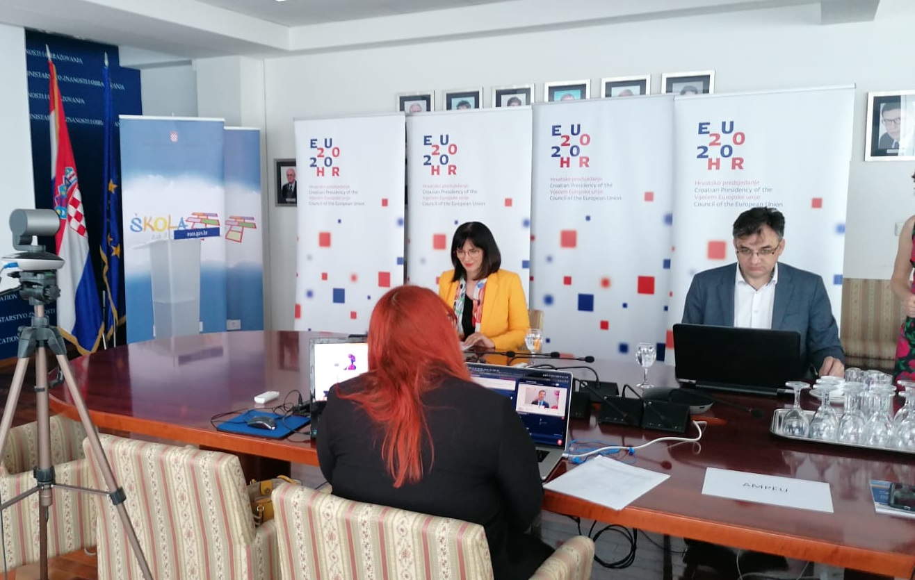 Ministrica znanosti i obrazovanja prof. dr. sc. Blaženka Divjak i državni tajnik dr. sc. Tome Antičić
